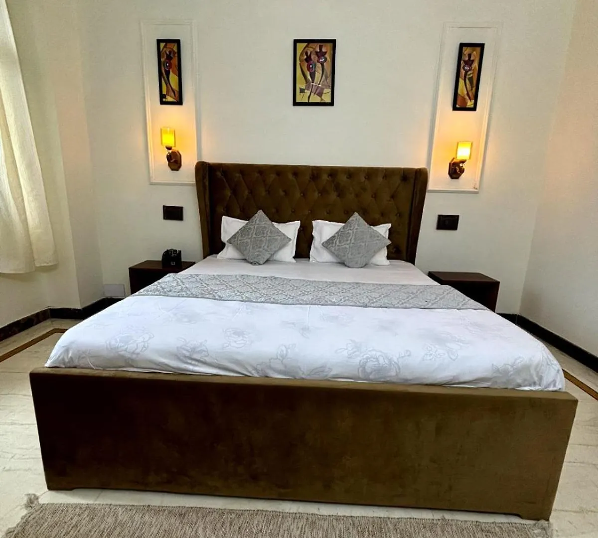 Hotel Comfort Chill Stay Gurgaon